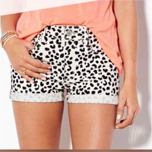 BNWOT American eagle Women’s animal print jean shorts size 2 - Picture 1 of 5